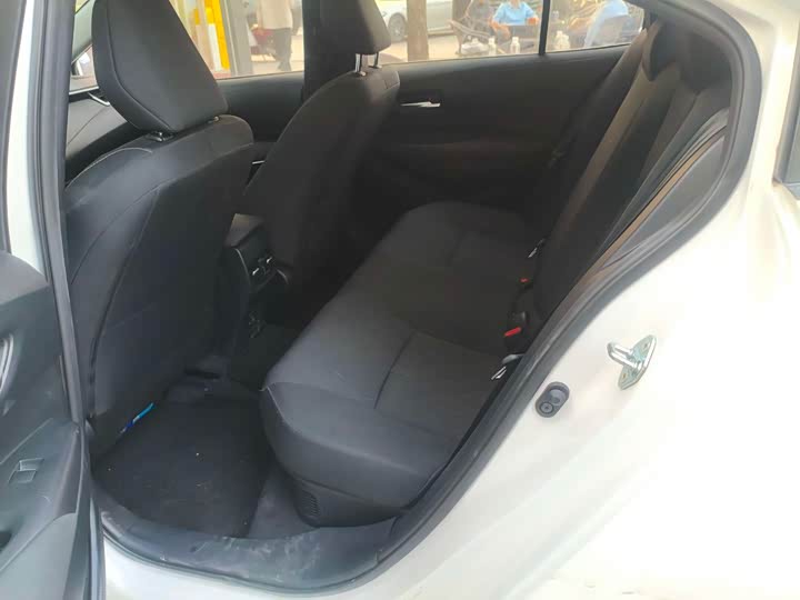 Фото 8 - Toyota Corolla