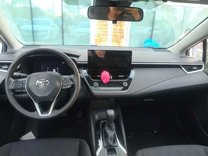 Фото 9 - Toyota Corolla