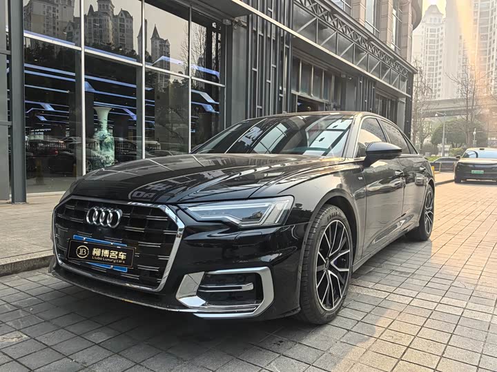 Фото 1 - Audi A6L