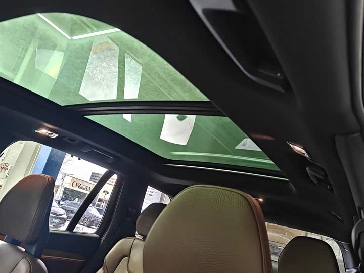 Фото 6 - Volvo XC90