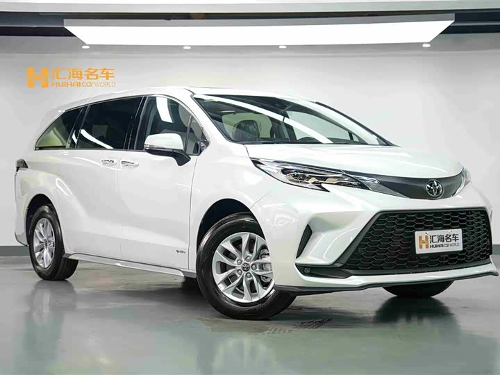 Фото 3 - Toyota Granvia