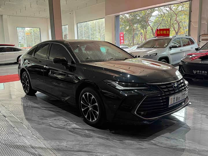 Фото 4 - Toyota Avalon