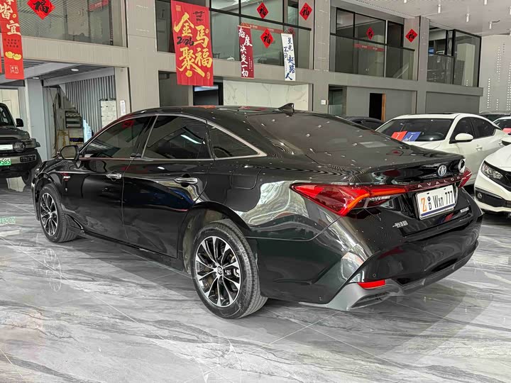 Фото 5 - Toyota Avalon