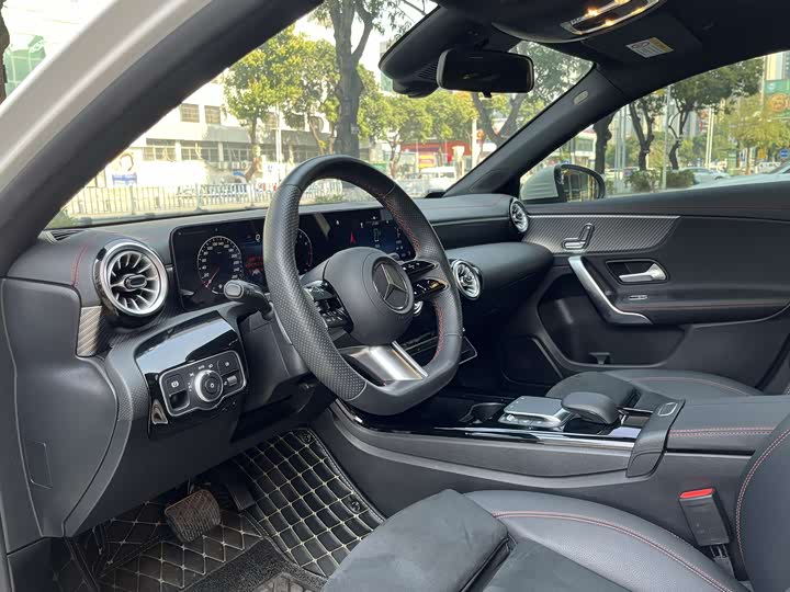 Фото 6 - Mercedes-Benz A-Class