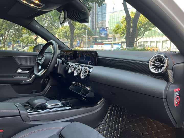 Фото 9 - Mercedes-Benz A-Class