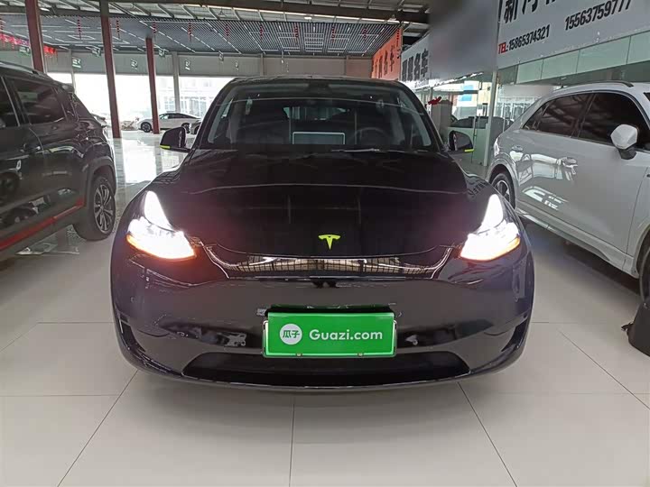 Фото 3 - Tesla Model Y