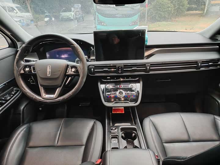 Фото 9 - Lincoln Corsair