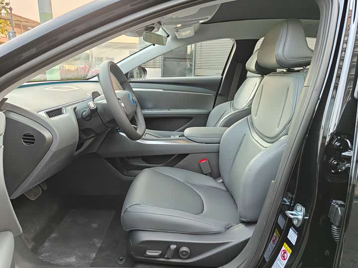 Фото 5 - XPeng Mona M03