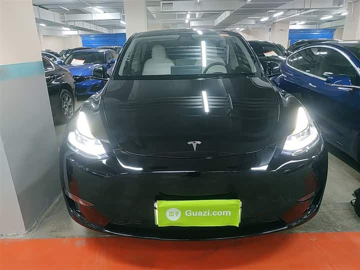 Фото 3 - Tesla Model Y