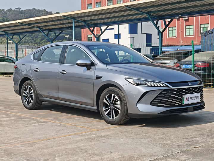 Фото 3 - BYD Qin Plus