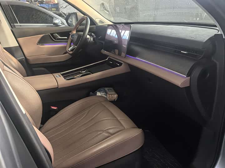 Фото 9 - Chery Tiggo 8L