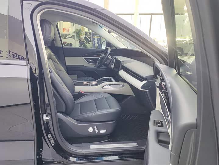 Фото 8 - Lincoln Nautilus