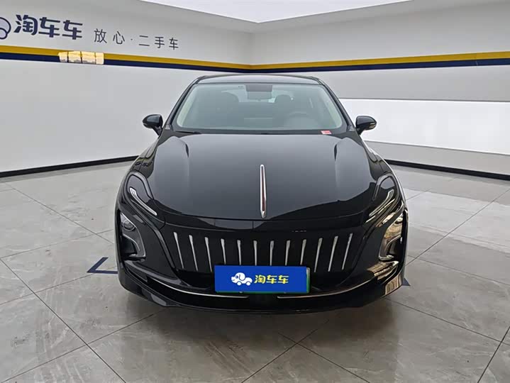 Фото 2 - Hongqi E-QM5