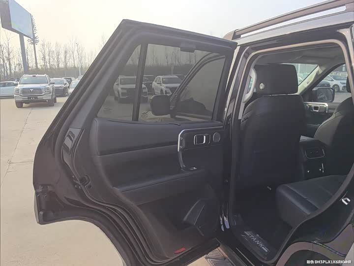 Фото 6 - Tank 400 Hybrid