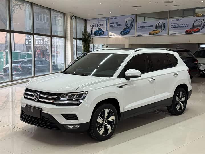 Фото 1 - Volkswagen Tharu