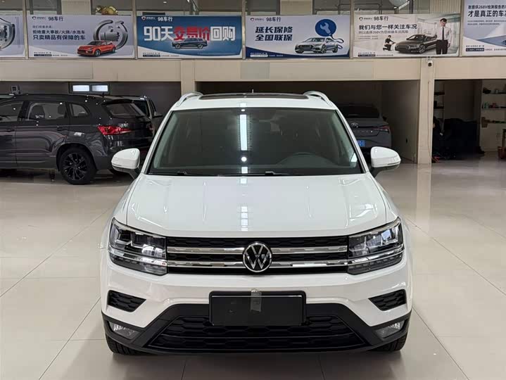 Фото 2 - Volkswagen Tharu