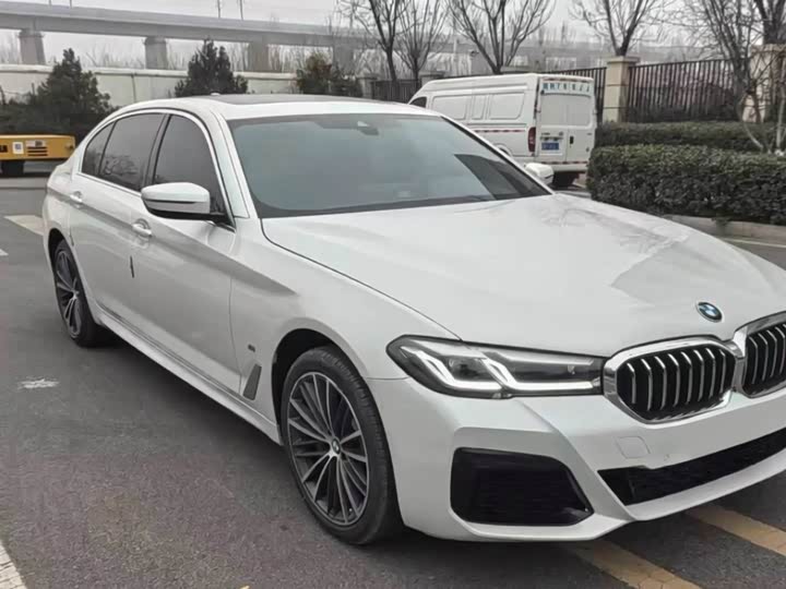 Фото 3 - BMW 5 Series