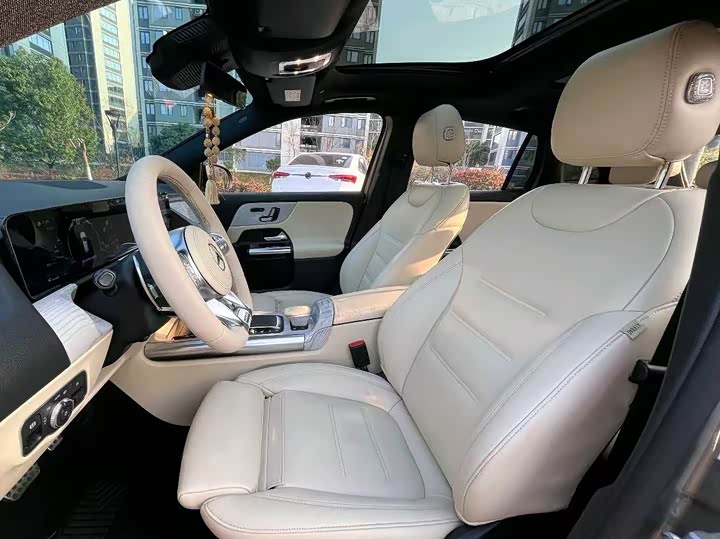 Фото 9 - Mercedes-Benz GLA-Class AMG