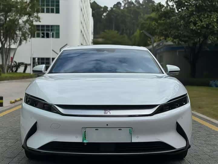 Фото 2 - BYD Han