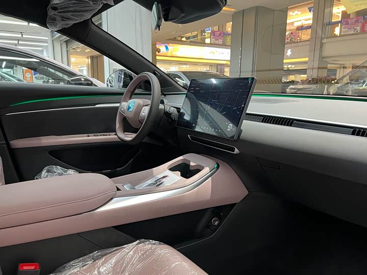 Фото 8 - XPeng Mona M03