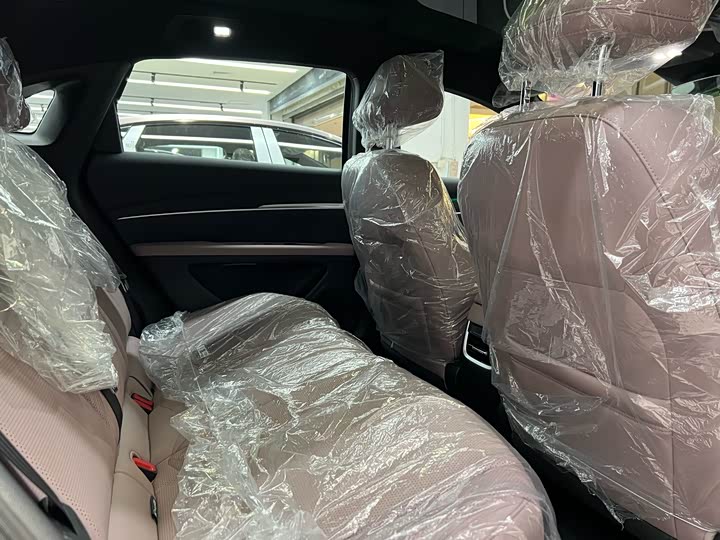 Фото 9 - XPeng Mona M03