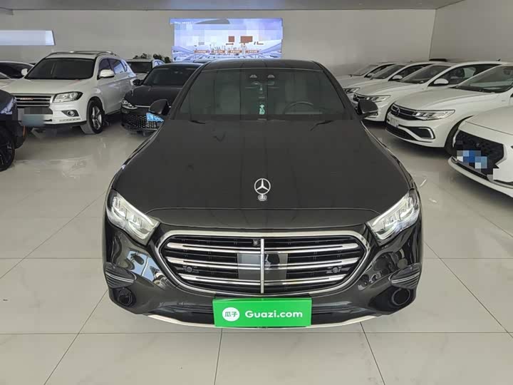 Фото 3 - Mercedes-Benz E-Class