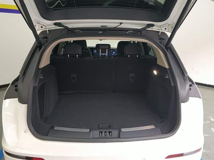 Фото 4 - Lincoln Corsair