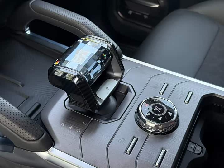 Фото 8 - Jetour T2