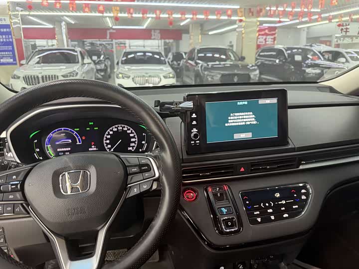 Фото 4 - Honda Elysion