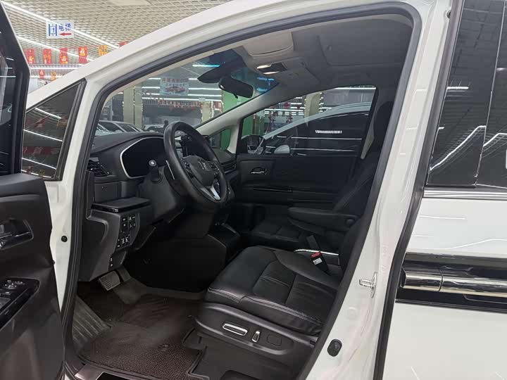 Фото 6 - Honda Elysion