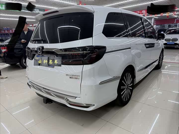 Фото 8 - Honda Elysion