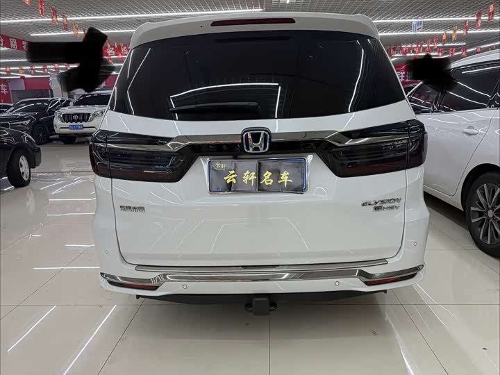 Фото 9 - Honda Elysion