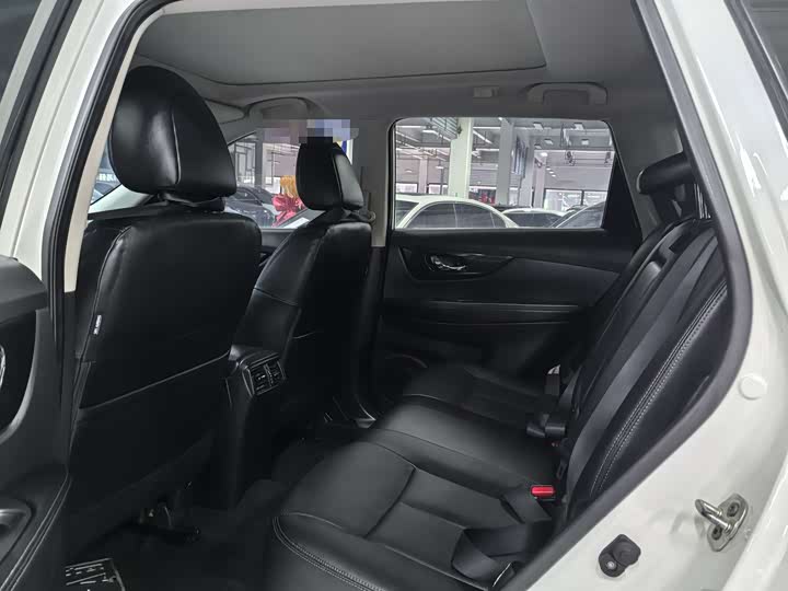 Фото 9 - Nissan X-Trail