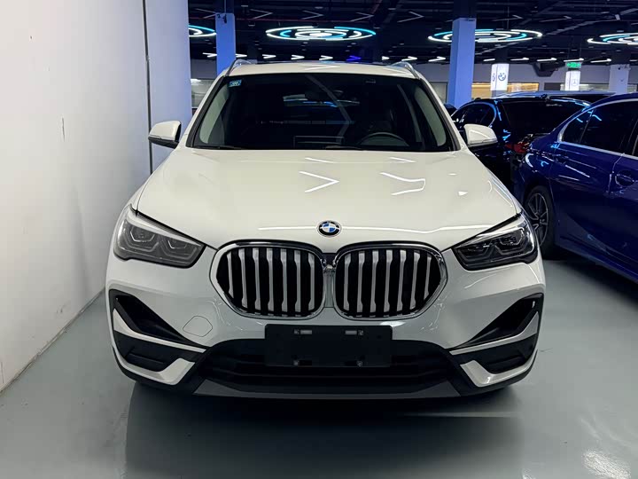 Фото 2 - BMW X1