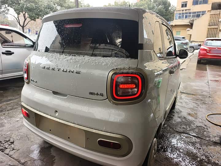 Фото 7 - Bestune Pony