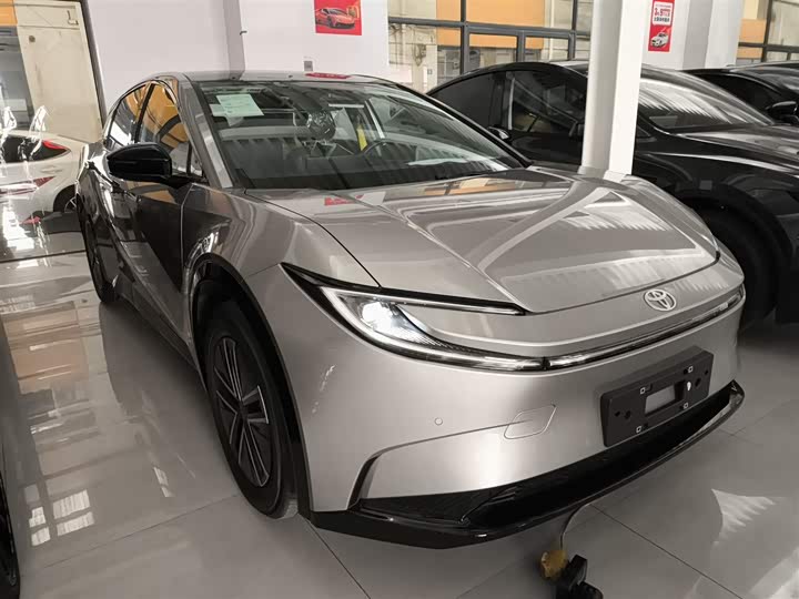 Фото 4 - Toyota bZ5