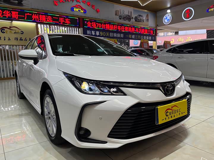 Фото 3 - Toyota Corolla