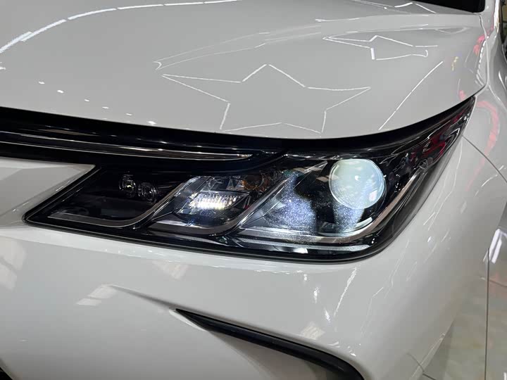 Фото 5 - Toyota Corolla