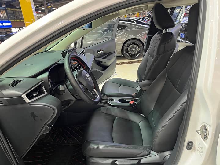 Фото 7 - Toyota Corolla