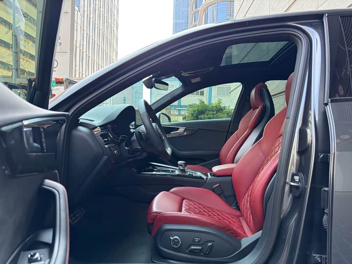 Фото 5 - Audi S4