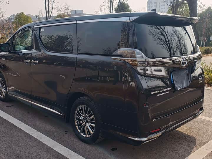 Фото 5 - Toyota Vellfire