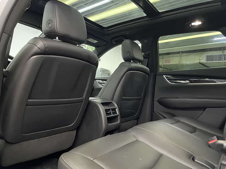 Фото 7 - Cadillac XT5