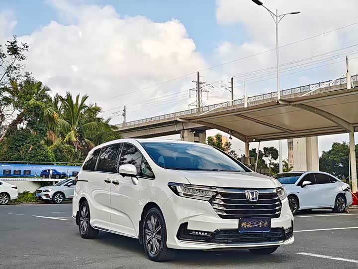 Фото 3 - Honda Odyssey