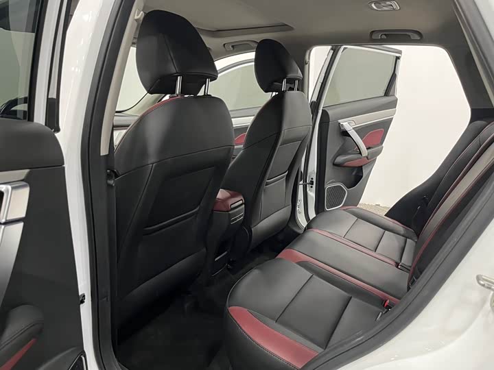 Фото 6 - Geely Coolray