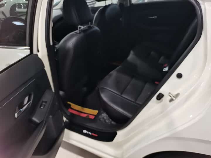 Фото 5 - Nissan Sylphy