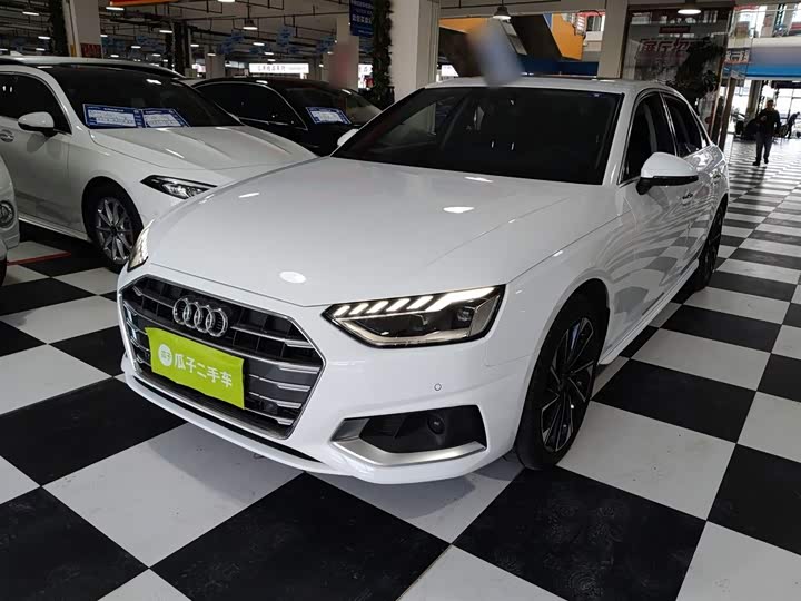 Фото 2 - Audi A4L