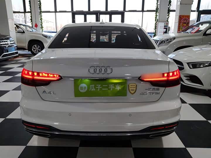 Фото 6 - Audi A4L