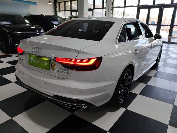 Фото 7 - Audi A4L