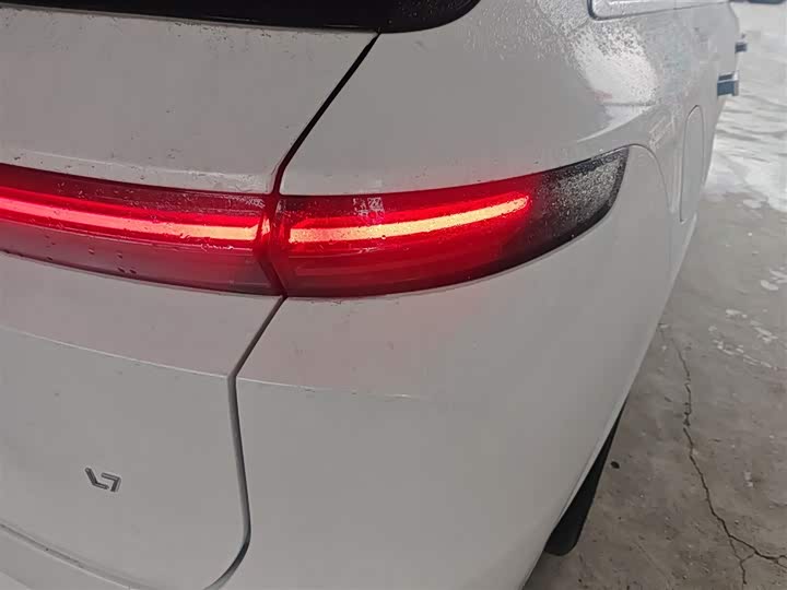 Фото 8 - LiXiang L7