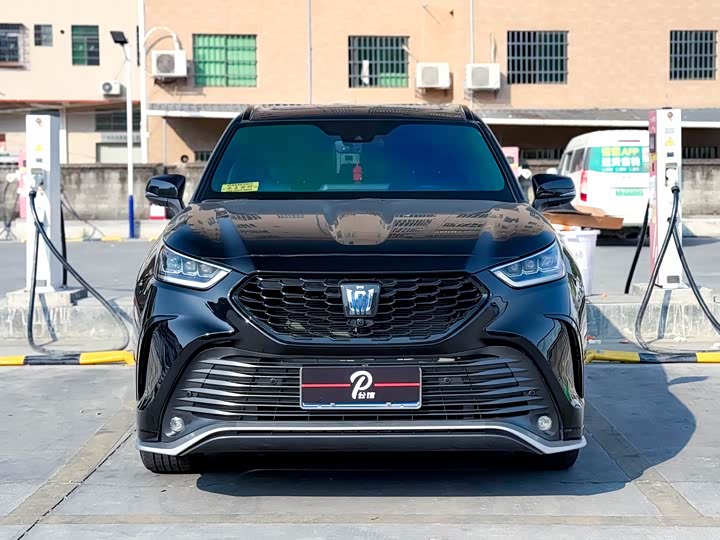 Фото 2 - Toyota Crown Kluger